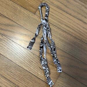 Black and White paisley Print carabiner Keychain